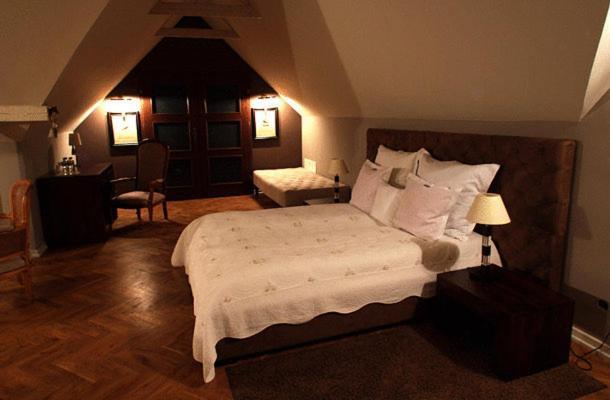 Villa Riccona Bronisze Szoba fotó